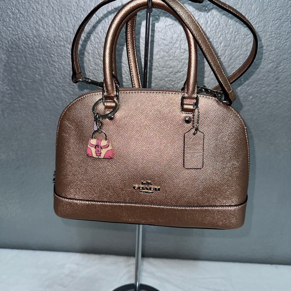Coach rose gold Leather Interior - Picture 12 of 17